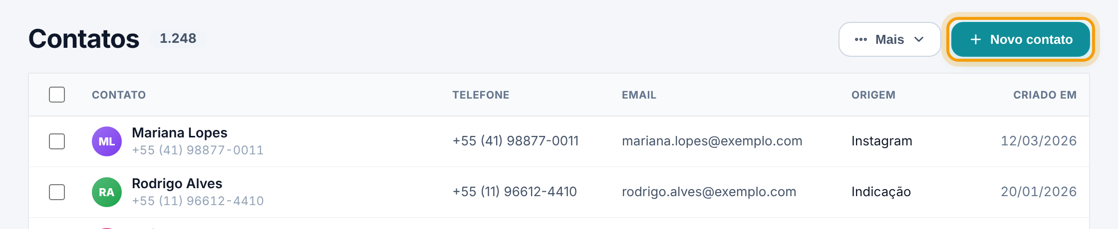 Topo da tela Contatos com o botão Novo contato em destaque no canto direito