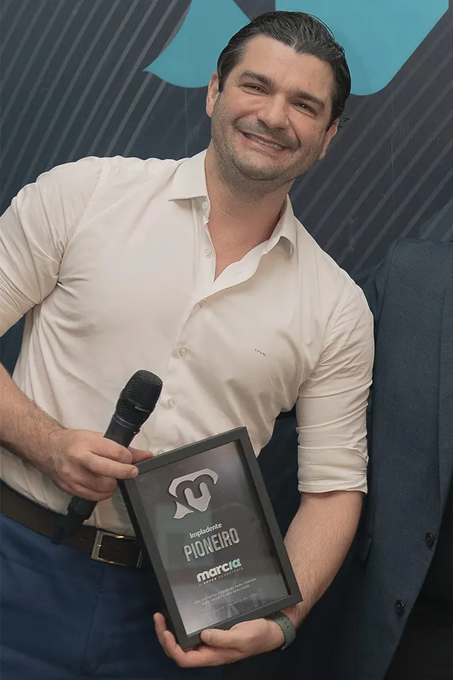 Dr. David Neto, dentista, cliente da Super Márcia